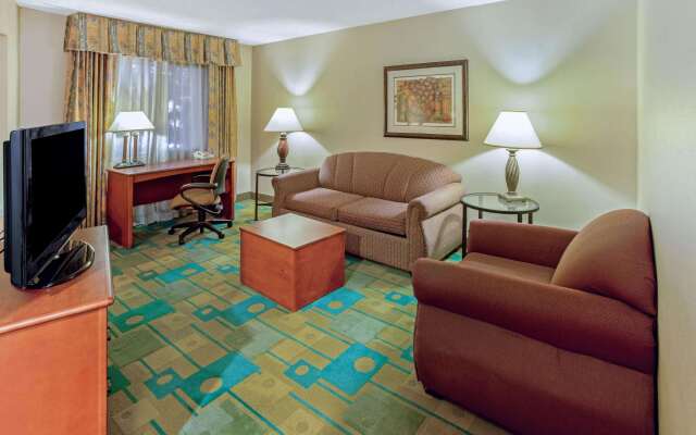 La Quinta Inn & Suites by Wyndham Appleton College Avenue