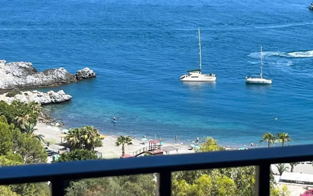Marina Azul In La Herradura