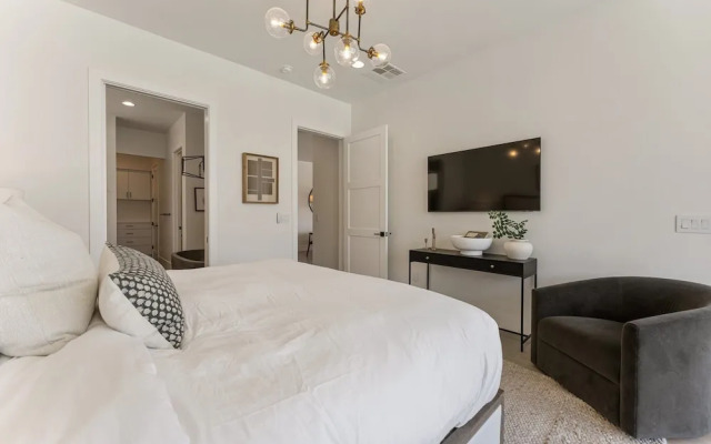 Luxury Beachside 7 Bedroom Home