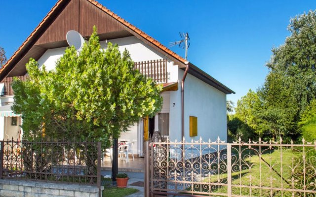 Holiday Home Balaton H462