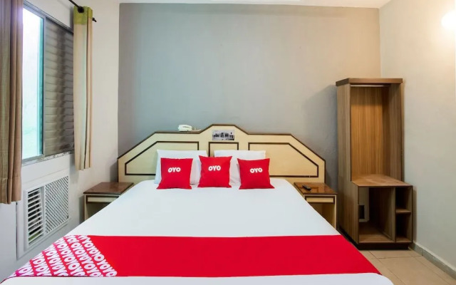 Oyo B Plaza Hotel