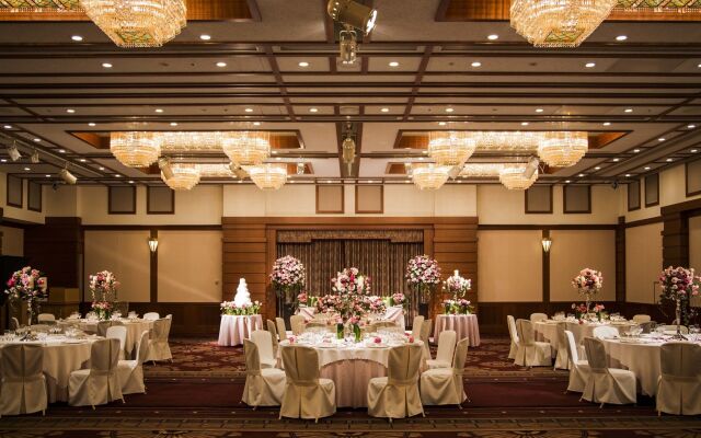 The Crest Hotel Kashiwa