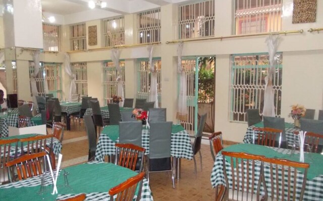 Hotel Rowcena