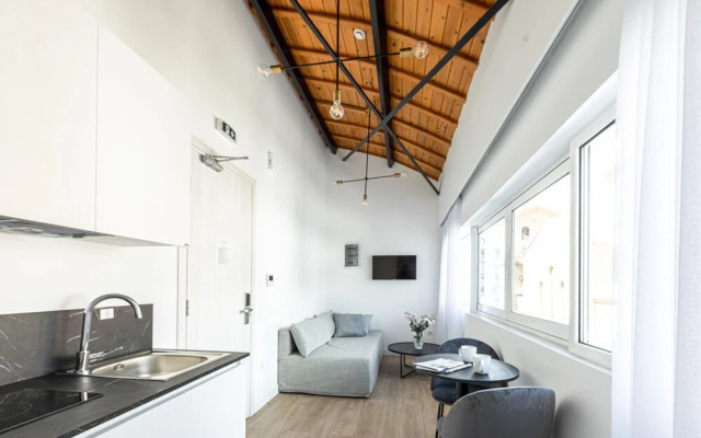 Phaedrus Living Modern Kriel Suites 301