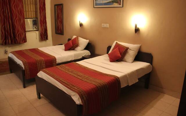 Hotel Doves Inn