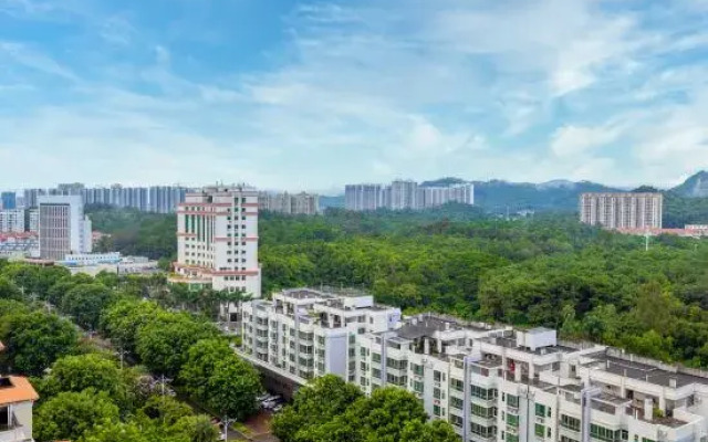 Poltton International Apartments (Yangjiang Donghuicheng Plaza)