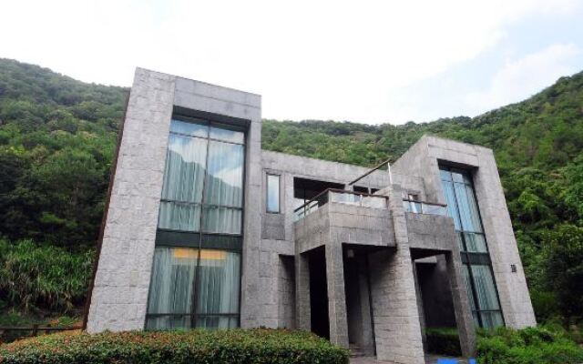 Nanyuan Wulongtan Resort