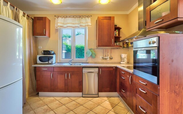 Beautiful Home in Labin With Wifi and 3 Bedrooms