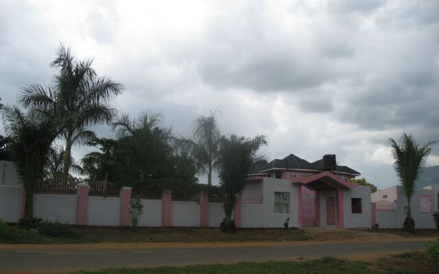 r and r gardens