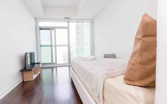 New! Serenity Stay With Lakeshore View. 50+ Floor
