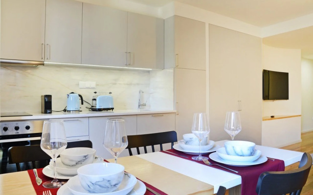 Liiiving in Porto - Historic Clérigos Apartment