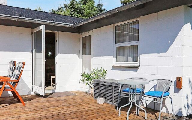 Serene Holiday Home in Hals near Sea
