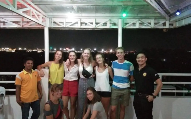 Bee-Force Backpackers - Hostel