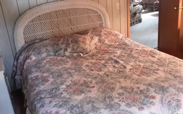 Sunset Mountain Lodge