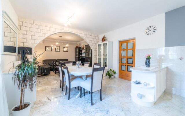 Villa Lucija