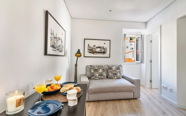 JOIVY Cosy 1-Bed Flat W/Seaview In Alfama