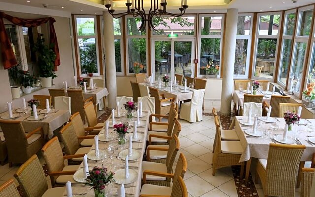 Hotel-Restaurant „Roter Hahn“