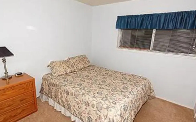 RedAwning June Way Holiday home 1