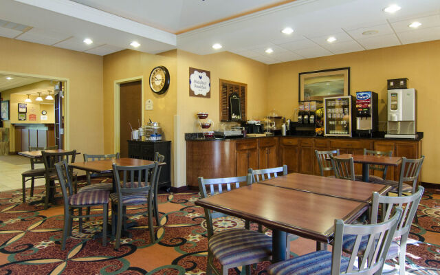 Mainstay Suites Rogers