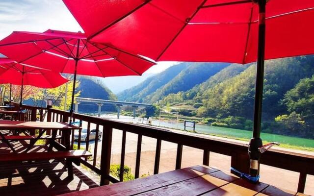 Youngwol River and Stars Pension