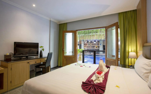 Famous Hotel Kuta