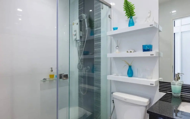 Coastal 1bed Infinity Pool Walk to Great Beach