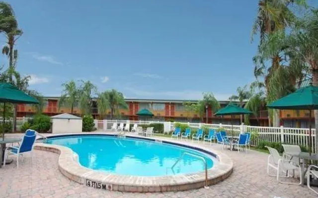 Clarion Hotel Fort Myers