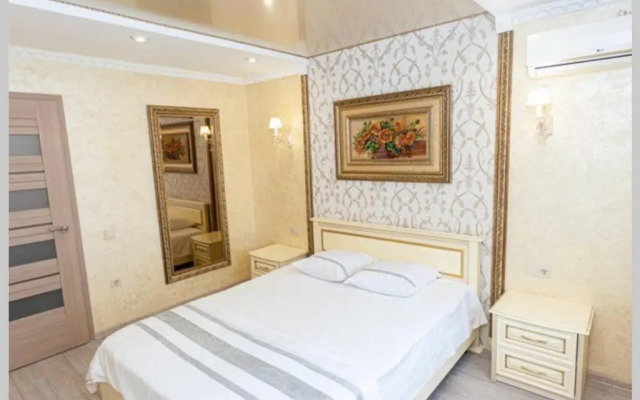 Тараскова 16, Люкс, ЮЗР