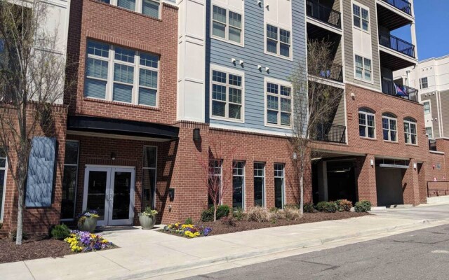 FRONTDESK Cedar Flats Apts Uptown Charlotte