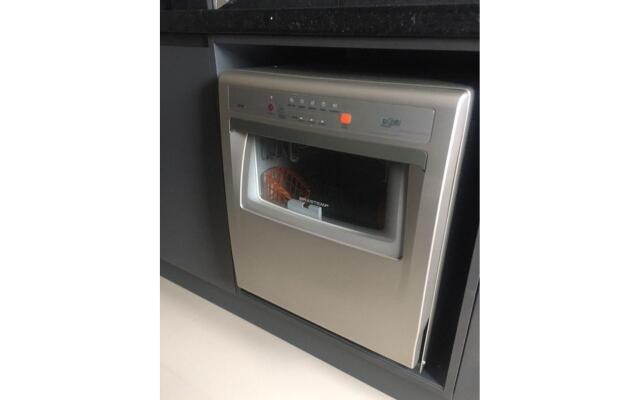 L' Adresse Reserve 203A