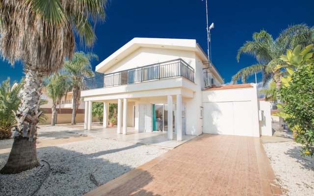 Ayia Napa Holiday Villa At26