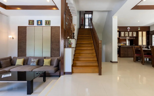 5 Bedroom Pool Villa Close To Town H5