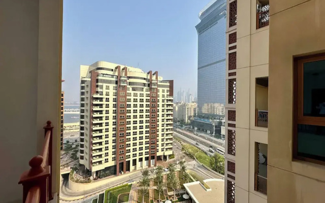2BR Home with Waterfront views in Palm