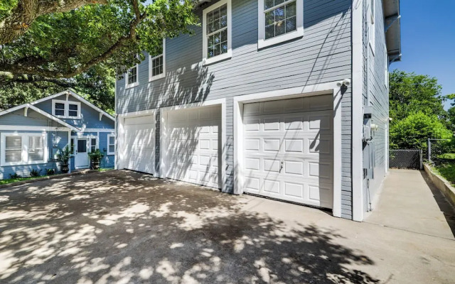 Wine Tours & Antiquing: Townhome Near Dtwn Brenham