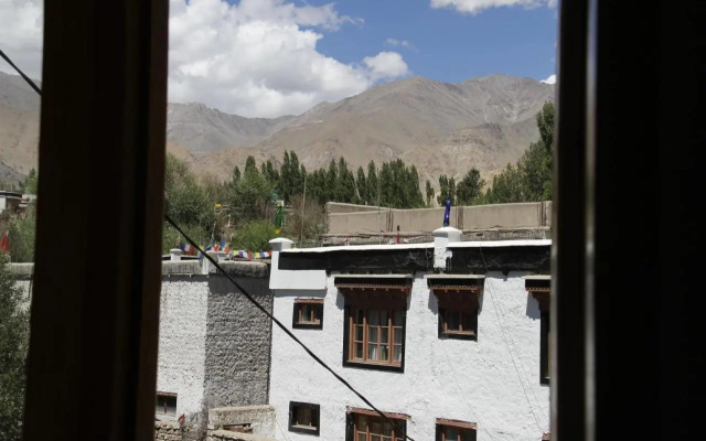 Mentokling Guest House and Garden Restaurant