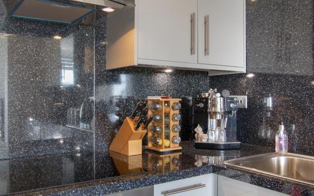 Lovely Folkestone Apartment Near Town Center And Sandgate Beach