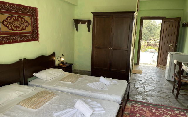 Arolithos Traditional Cretan Village