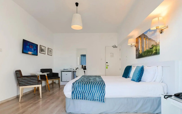 Mikes Kanarium Hotel