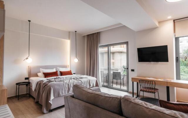 The City Hotel & Suites