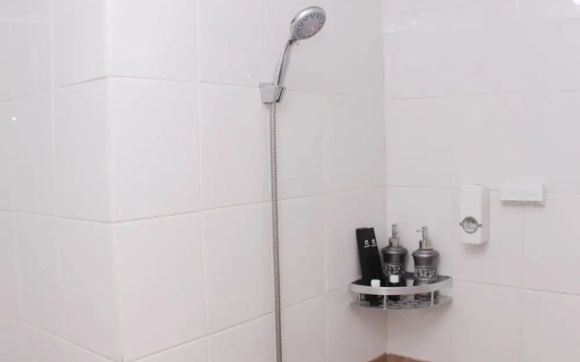 Well Designed And Serene 2Br At Green Pramuka City Apartment