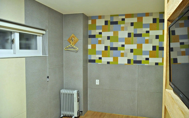DH Sinchon Guesthouse