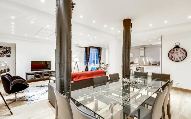 Just Renovated 138m2 On The Seine