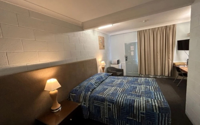 Warren Motor Inn
