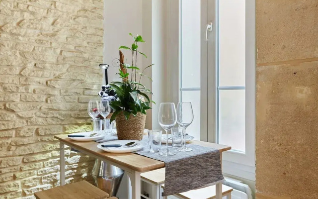 Charming 1 Bedroom Apartment Eiffel Tower