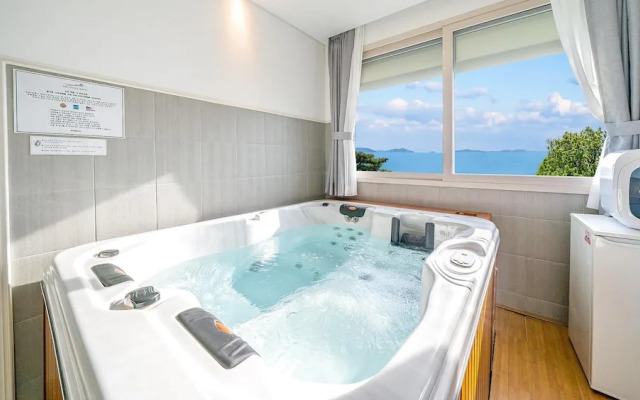 Ganghwa Hi Mom Kids Family Pension Black