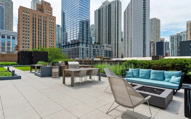Mag Mile Retreat Stunning Views High-end 2BR