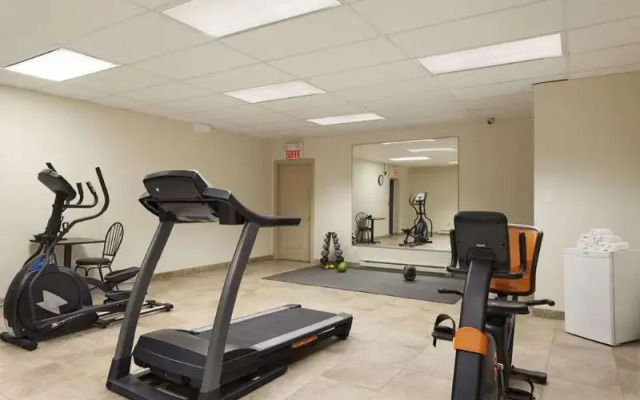 Days Inn Montreal East