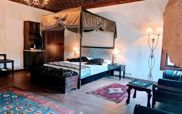 Otanti̇k Club Hotel & Spa