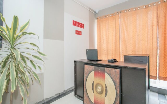 OYO 13523 Hotel Luxor The Budget Inn