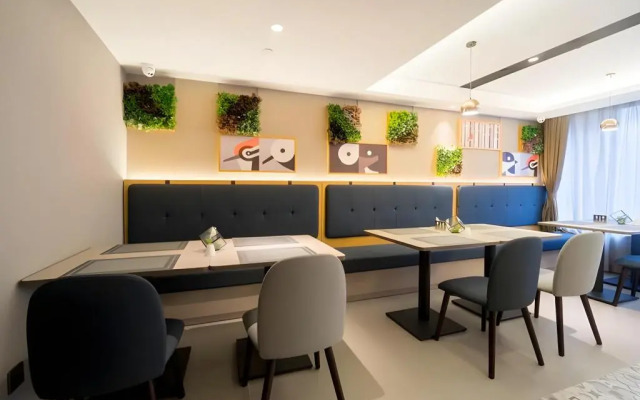 Homeinn Selected Hotel (Shanghai Hongqiao Gubei Yaohong Road Subway Station)